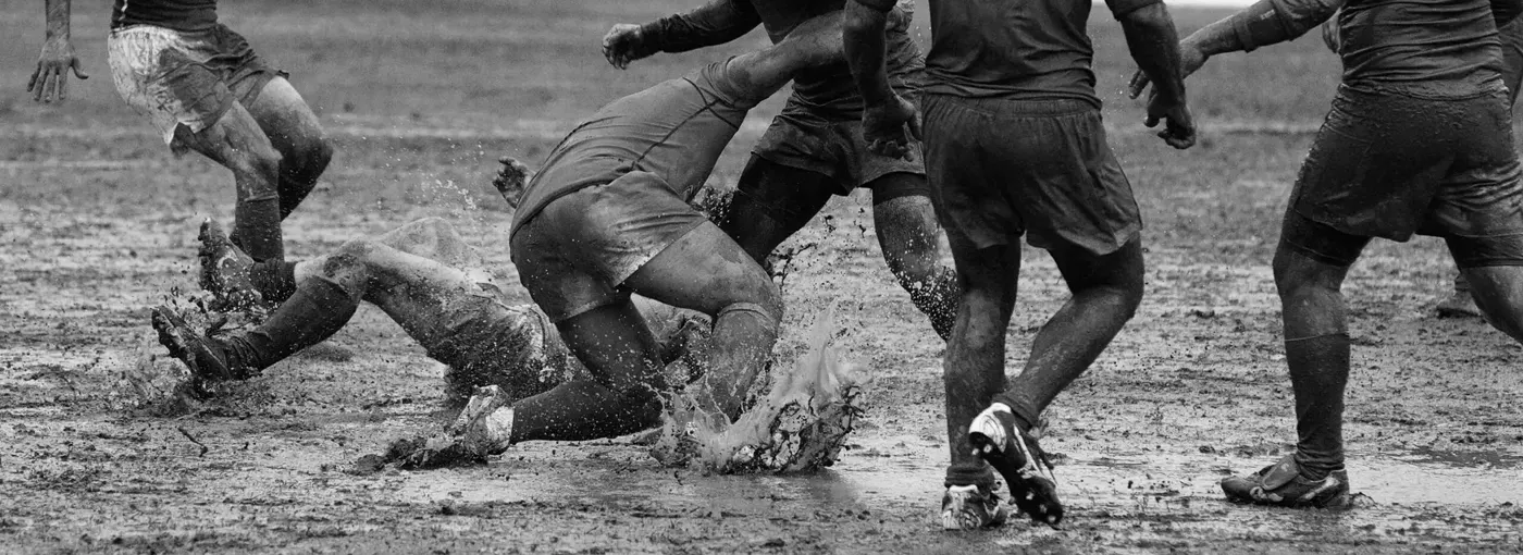 Rugby-Spielszene - Teamstrategie als Prinzip bei der Senior Freelancer Vermittlung